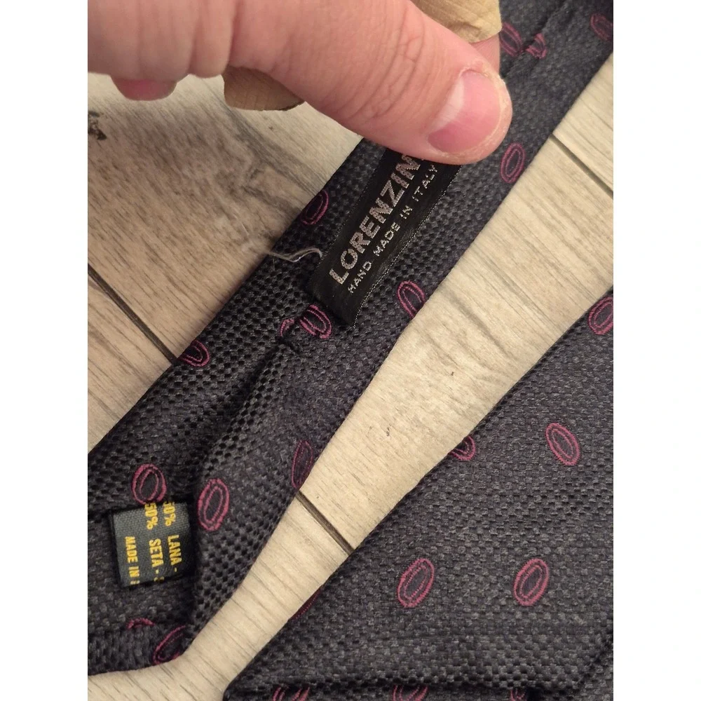 Lorenzini Hand Made in Italy Silk Blend Red Geometric Oval Pattern Necktie Black
